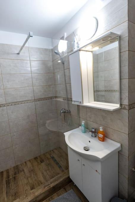 Luxury Radox Apartment Park 1 Bz Buzau Ngoại thất bức ảnh