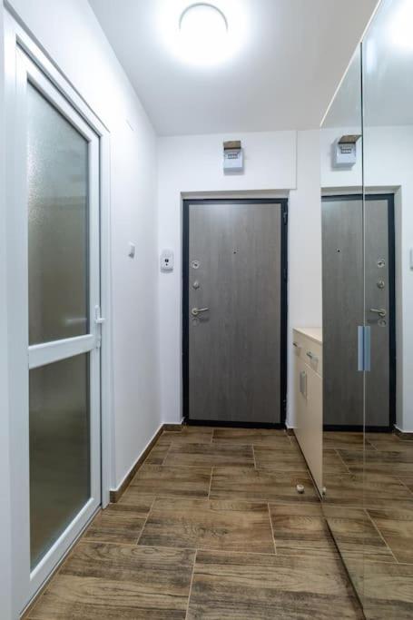 Luxury Radox Apartment Park 1 Bz Buzau Ngoại thất bức ảnh